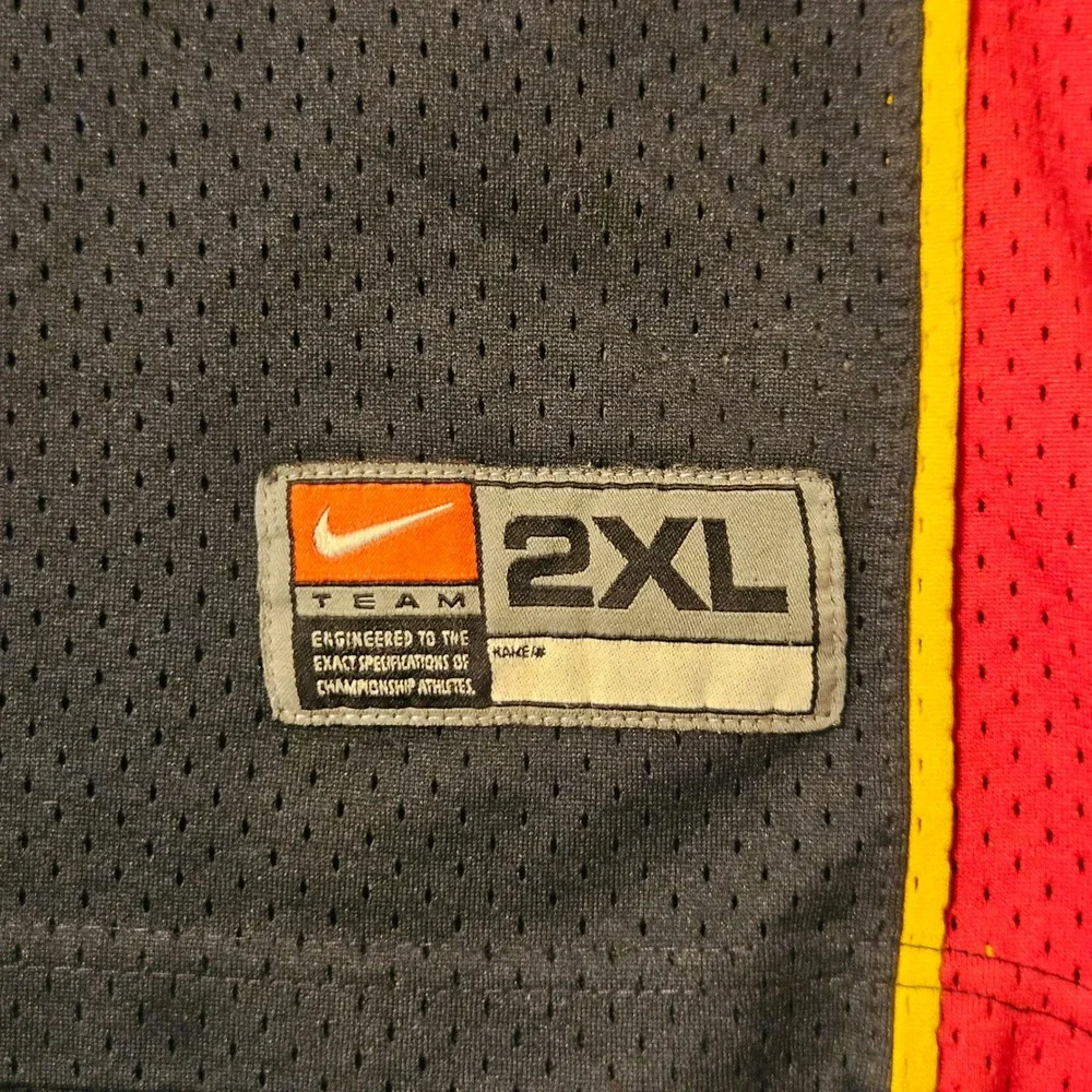 Vintage Nike Miami Heat Alonzo Mourning #33 NBA Jersey Mens 2XL Black Mesh Red